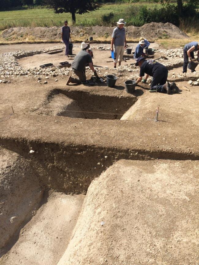 Археологи ведут раскопки в долине Меон. Фото hampshirechronicle.co.uk