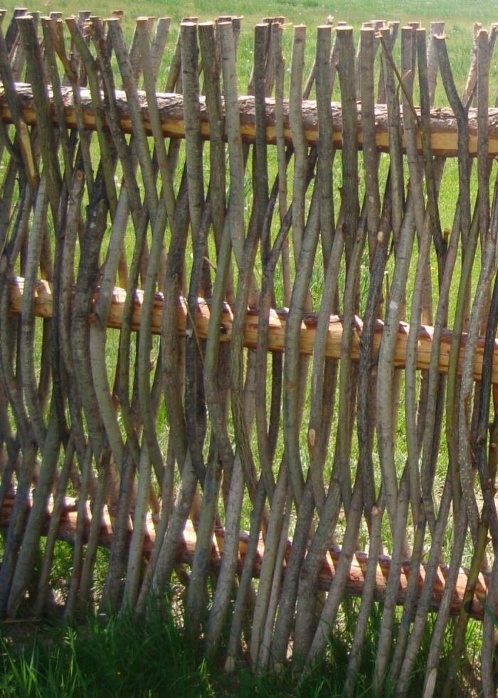 Плетеный забор из орешника под ключ в Москве