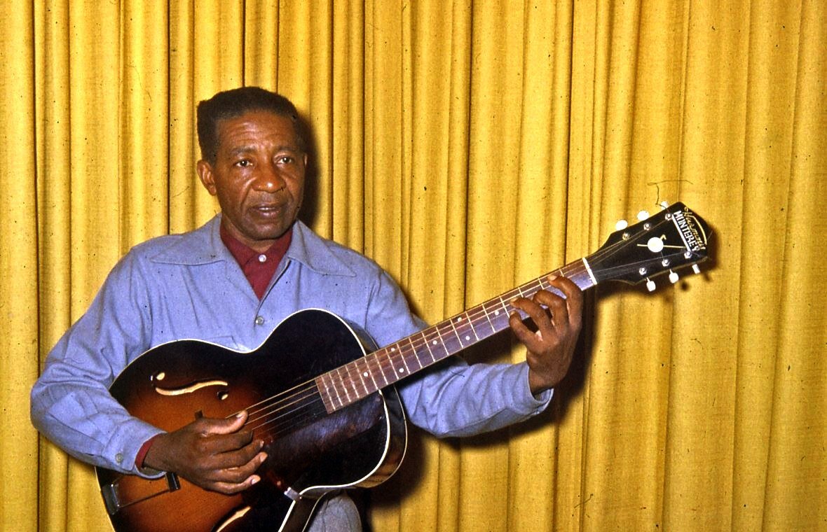 Lonnie Johnson. Фото 1960-х гг.