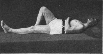 Несколько дней назад я опубликовала первую статью о Сэнфорде Беннете - человеке, который в 50 лет стал делать собственный комплекс упражнений для лица и тела в кровати, а к 72 годам по всем...-3