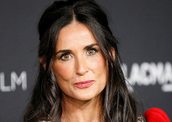 Вам 40+, и вы ощущаете необъяснимую тоску и разочарование. Раньше казалось, что всё лучшее впереди, а теперь понятно, что многое уже не успеть. Наваливается депрессия и пустота. Так как же выбраться из этого состояния?