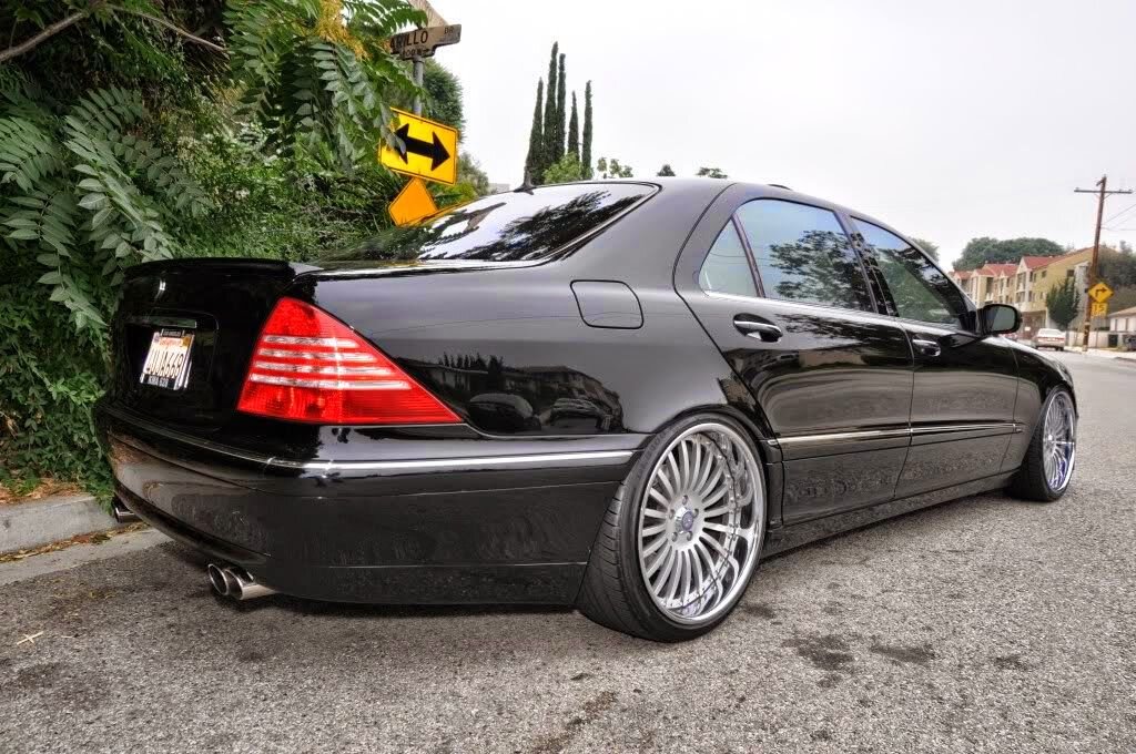 Мерседес s500 w220. Mercedes-Benz w220 Брабус. Mercedes s500 w220. Mercedes w220 Brabus. Мерседес 220 s500 AMG.