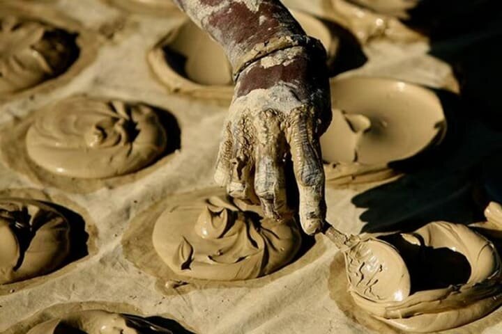 Вот как готовят эти самые лепешки.