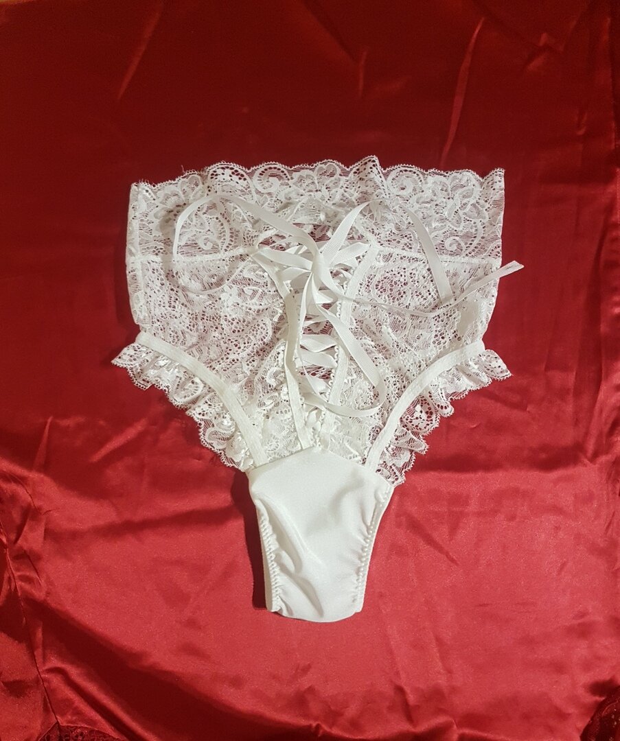 Трусики с высокой посадкой и шнуровкой