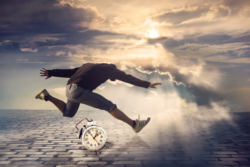 https://cdn.pixabay.com/photo/2017/09/12/23/14/time-2743994_960_720.jpg