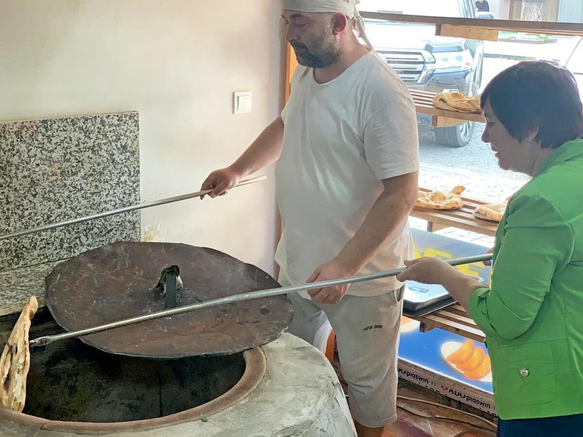 Грузия. Батуми. Печем шотис-пури