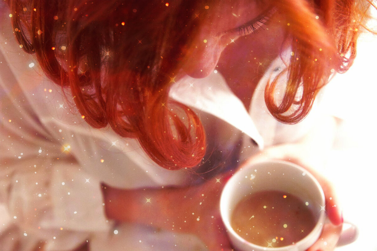 А еще Марина боялась, что ее соперница - это ее подруга. Уж слишком фривольно она себя вела по отношению к ее парню. Она отгоняла эту мысль, но само поведение Кати говорило о том, что межу ней и Ромой что-то есть.