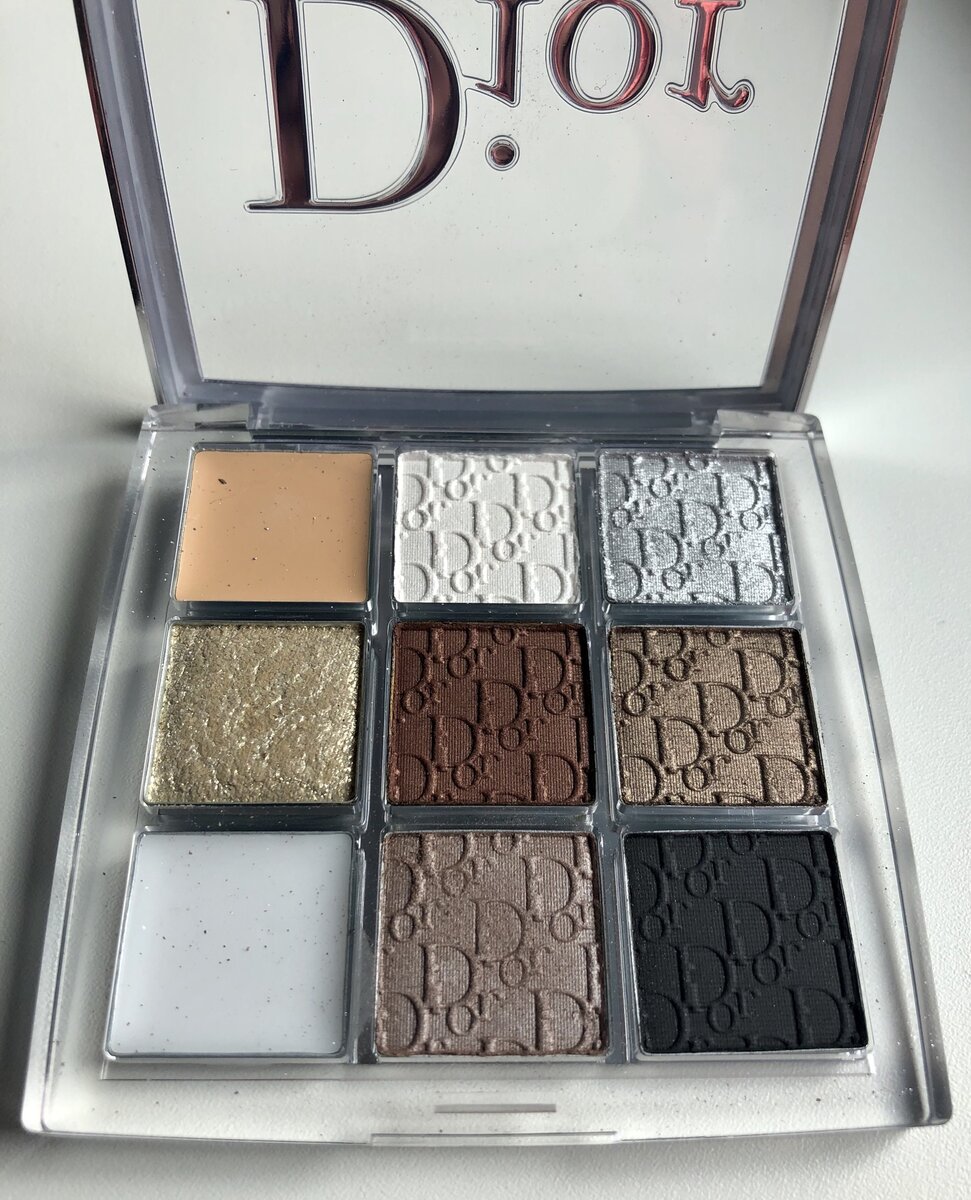 К праймеру и лайнеру прилипают осыпушки теней 🤦🏼‍♀️