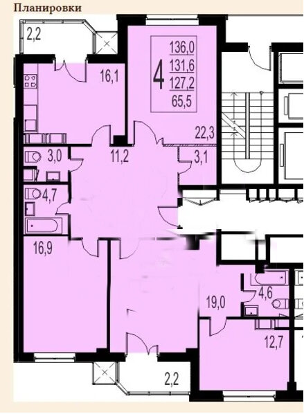 Посмотрите, как сокращая ОБЩИЙ коридор, можно увеличить полезную площадь квартиры. Теперь и кухню и комнаты можно расширить в сторону коридора. В изначальном варианте  это физически не возможно.