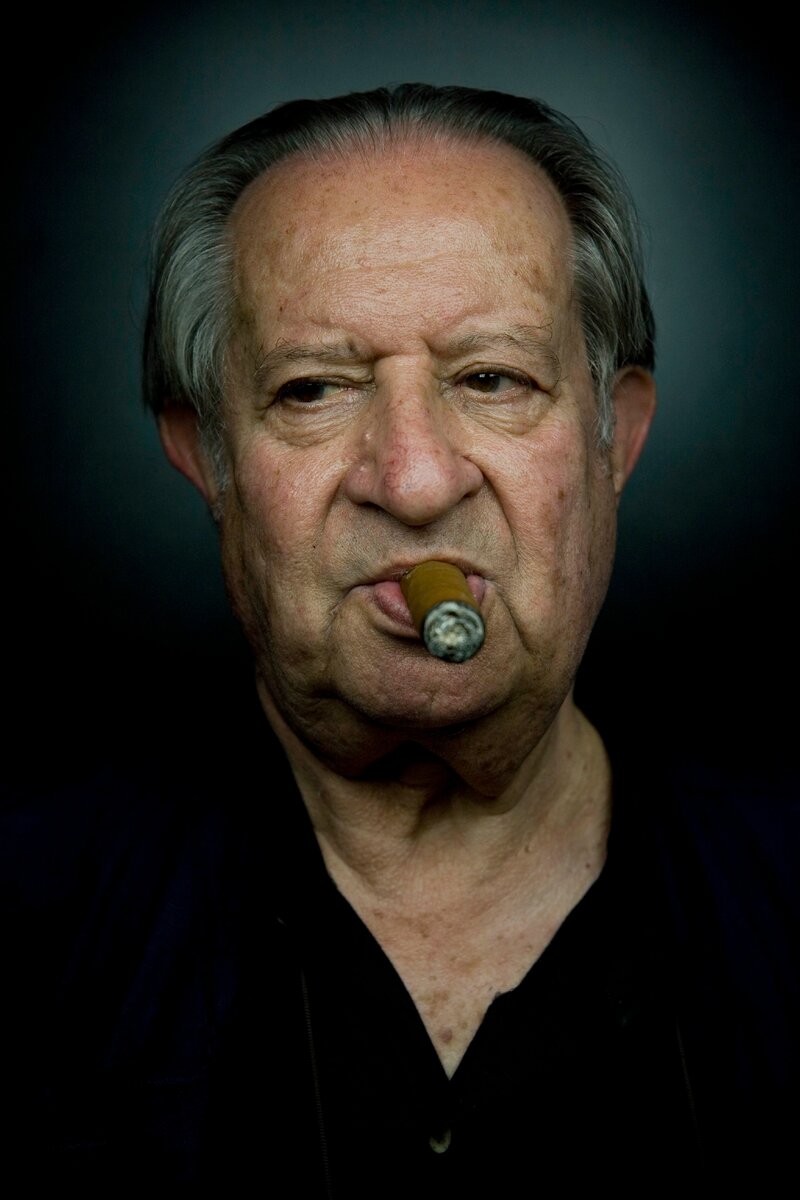 брасс режиссер. тинто. тинто брасс фото. с др короч. итальянский кинорежиссер брасс.