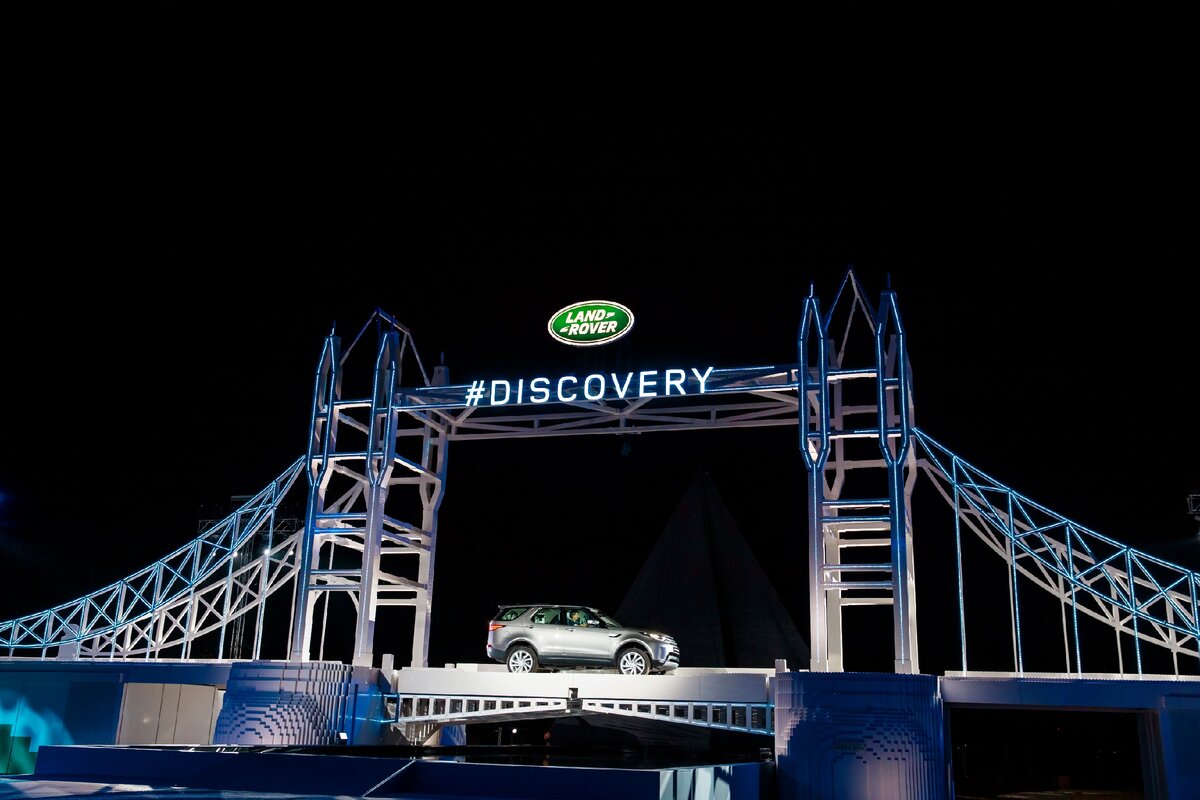 6 миллионов деталей LEGO: невероятная презентация Land Rover Discovery |  Лего Малефик | Дзен