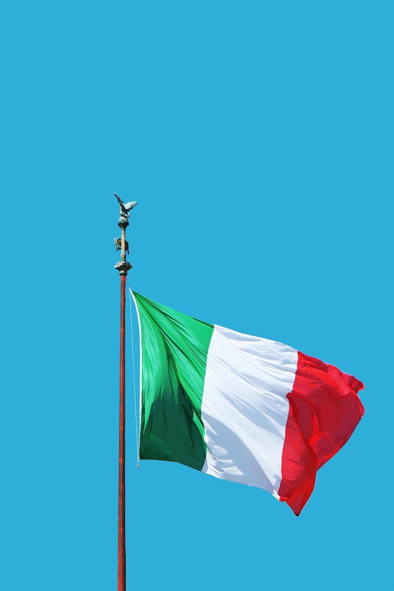 https://unsplash.com/s/photos/italia-flag
