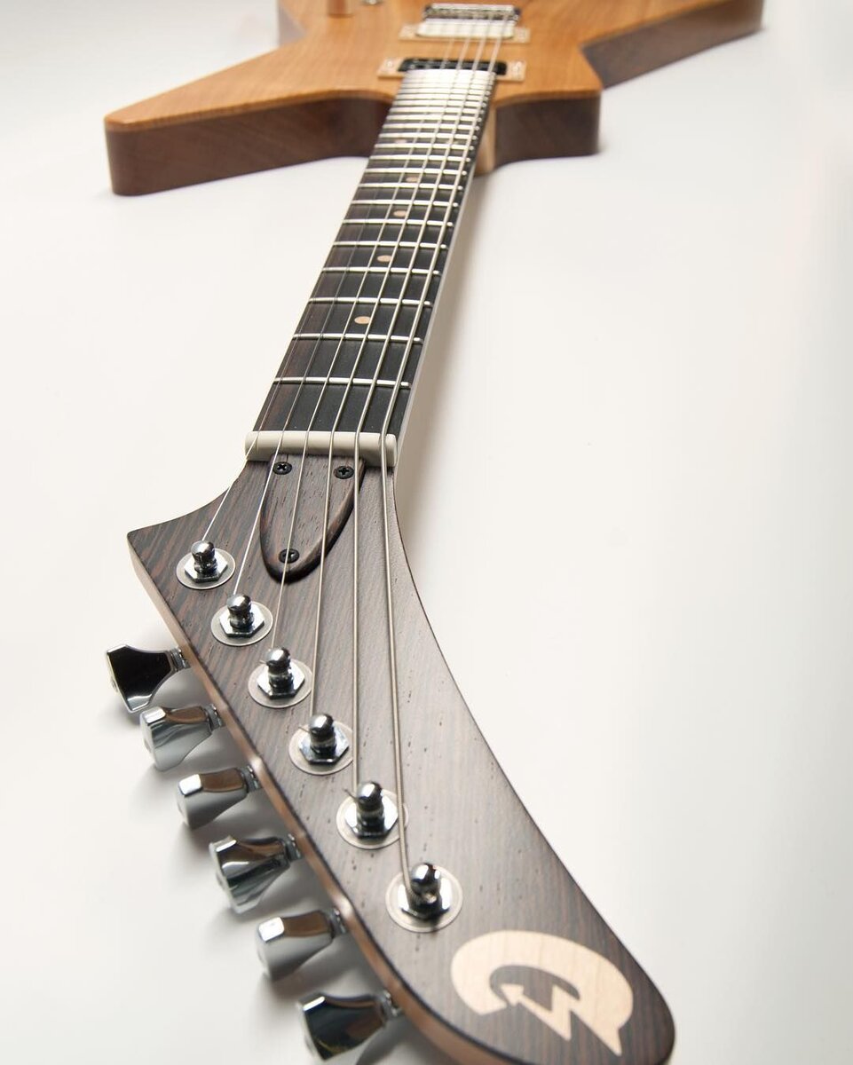 Нет, это не Gibson, это Citrus Electrification