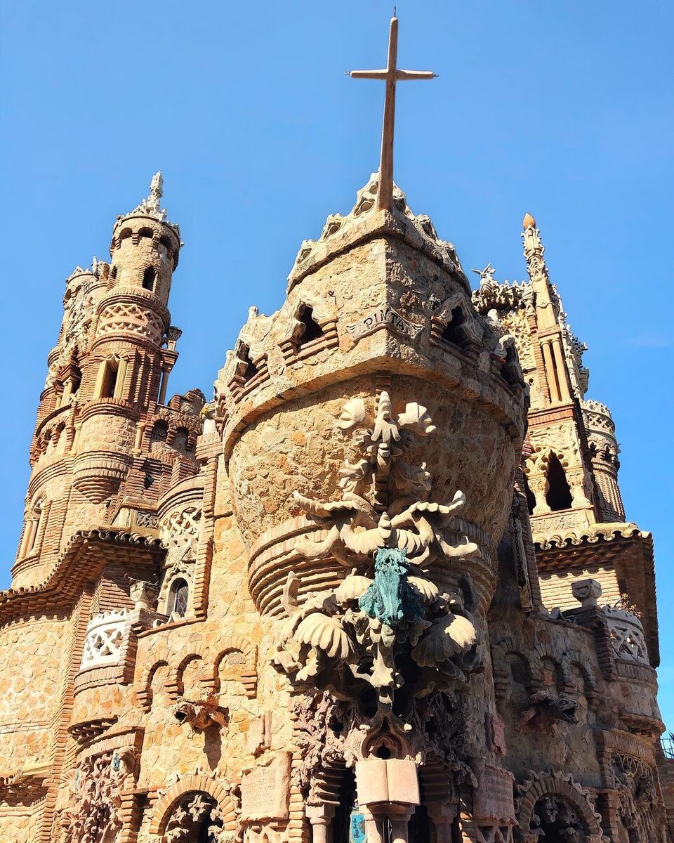 Кастильо-де-Коломарес, Испания