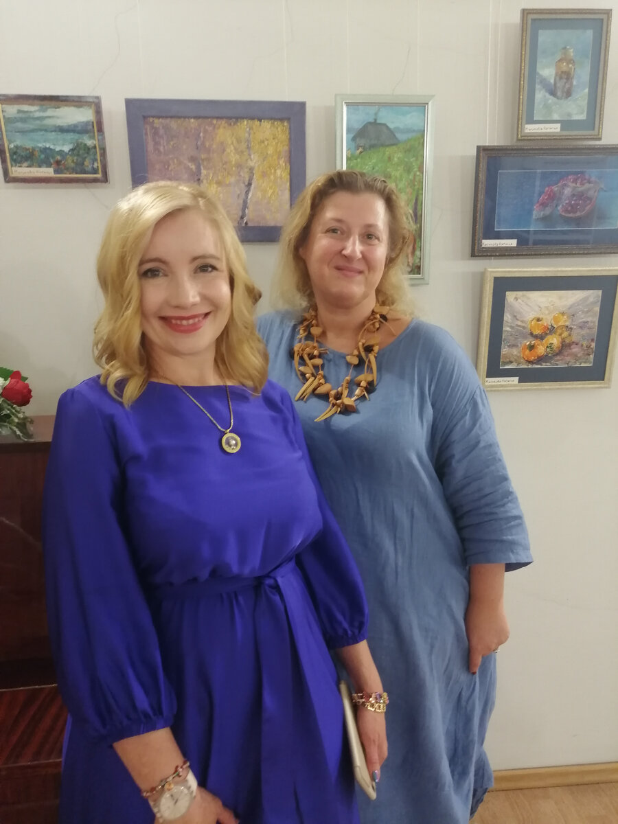С Еленой Андрюхиной, организатором выставки