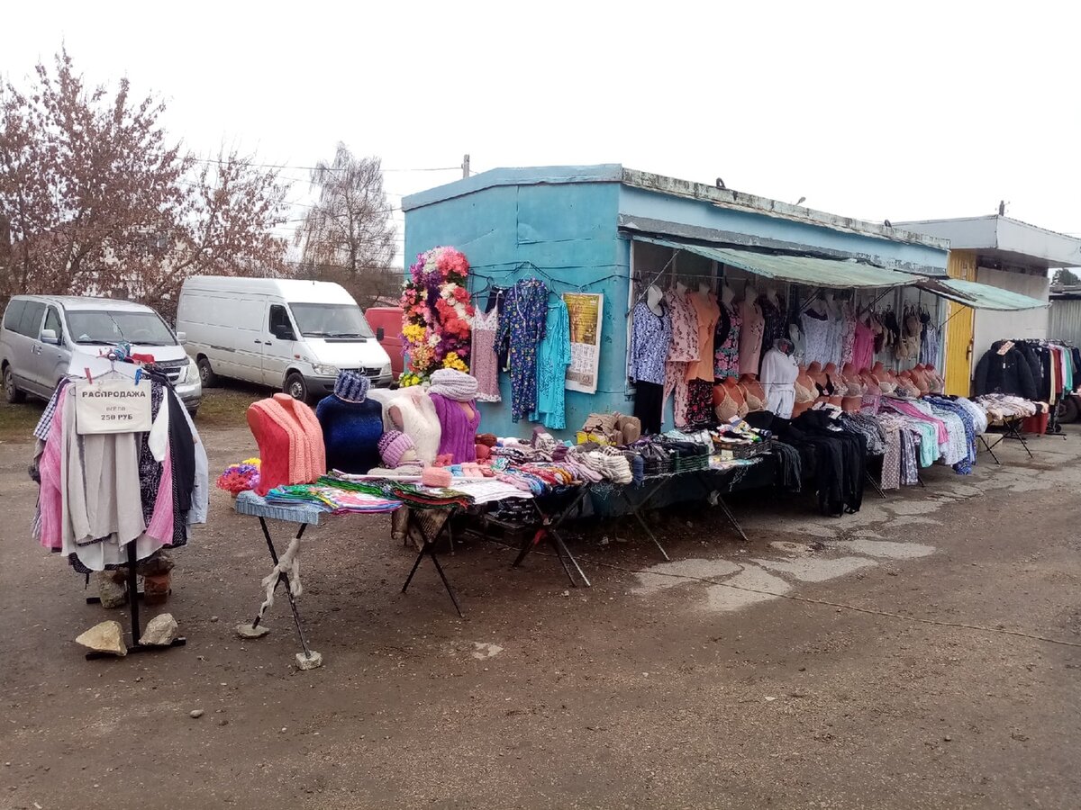 навеса у меня так и нет, "работничек" самоизолировался