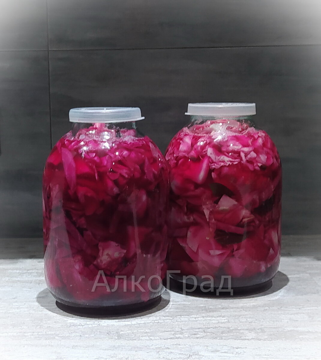 Квашеная капуста со свеклой.