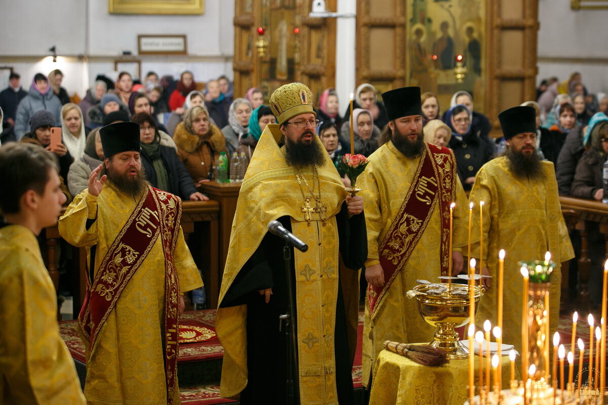 Праздничное богослужение в день святителя Николая Чудотворца в Святогорской Лавре 19.12.2021 г.