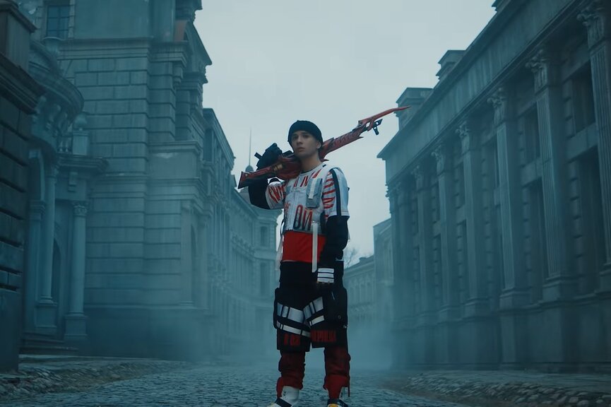  Кадр из клипа «Миллион дорог»