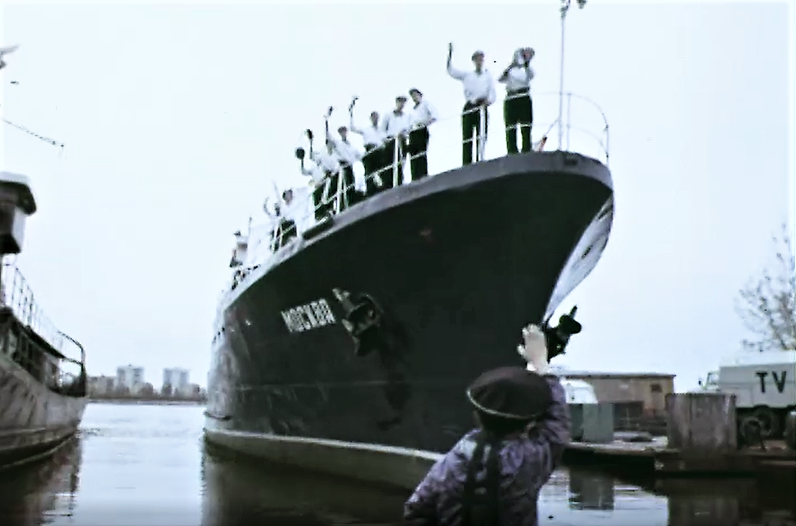 Кадр из фильма "Отдать швартовы" (1971)