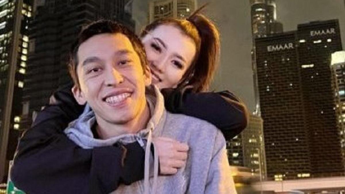    Ерке Есмахан и Raim:instagram.com/erke_esmahan