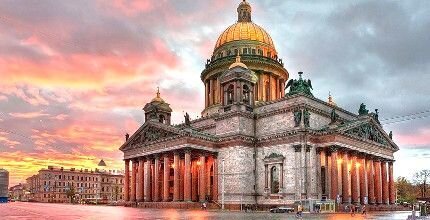 Исаакиевский собор в Петербурге построен в 1818 - 1858 годах. 