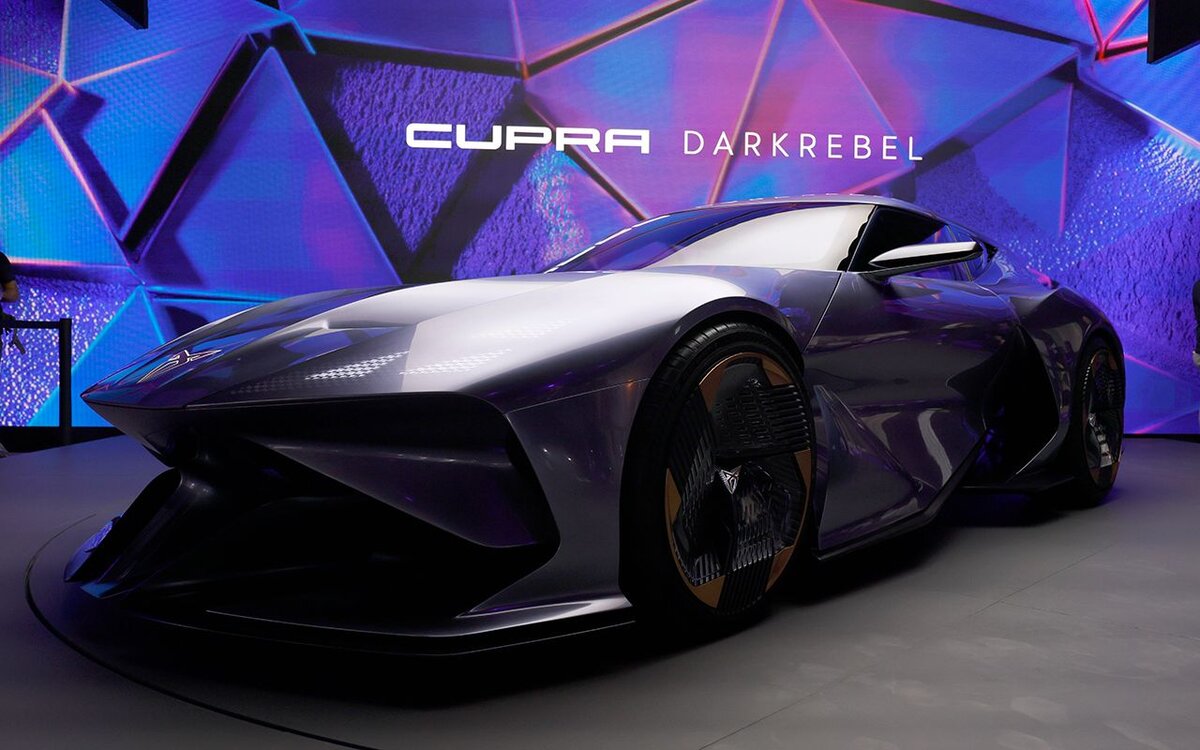    Концепт-кар Cupra DarkRebel ©ТАСС/EPA/RONALD WITTEK