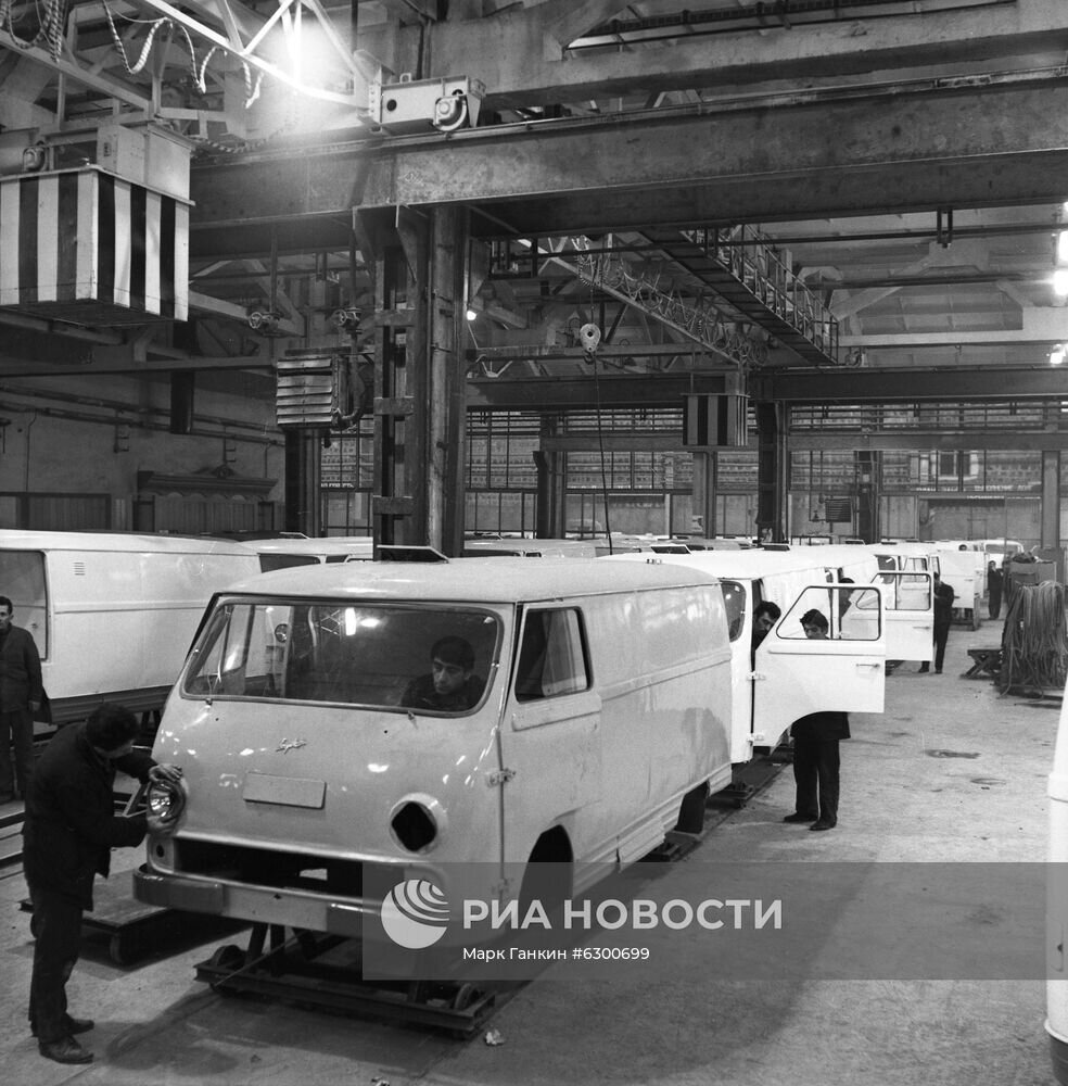 Завод ЕрАЗ в Ереване. Источник https://riamediabank.ru/