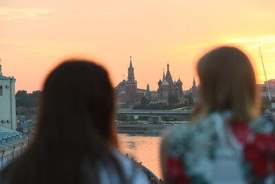    Летний закат над Кремлем в Москве ©Александр Манзюк РИАМО