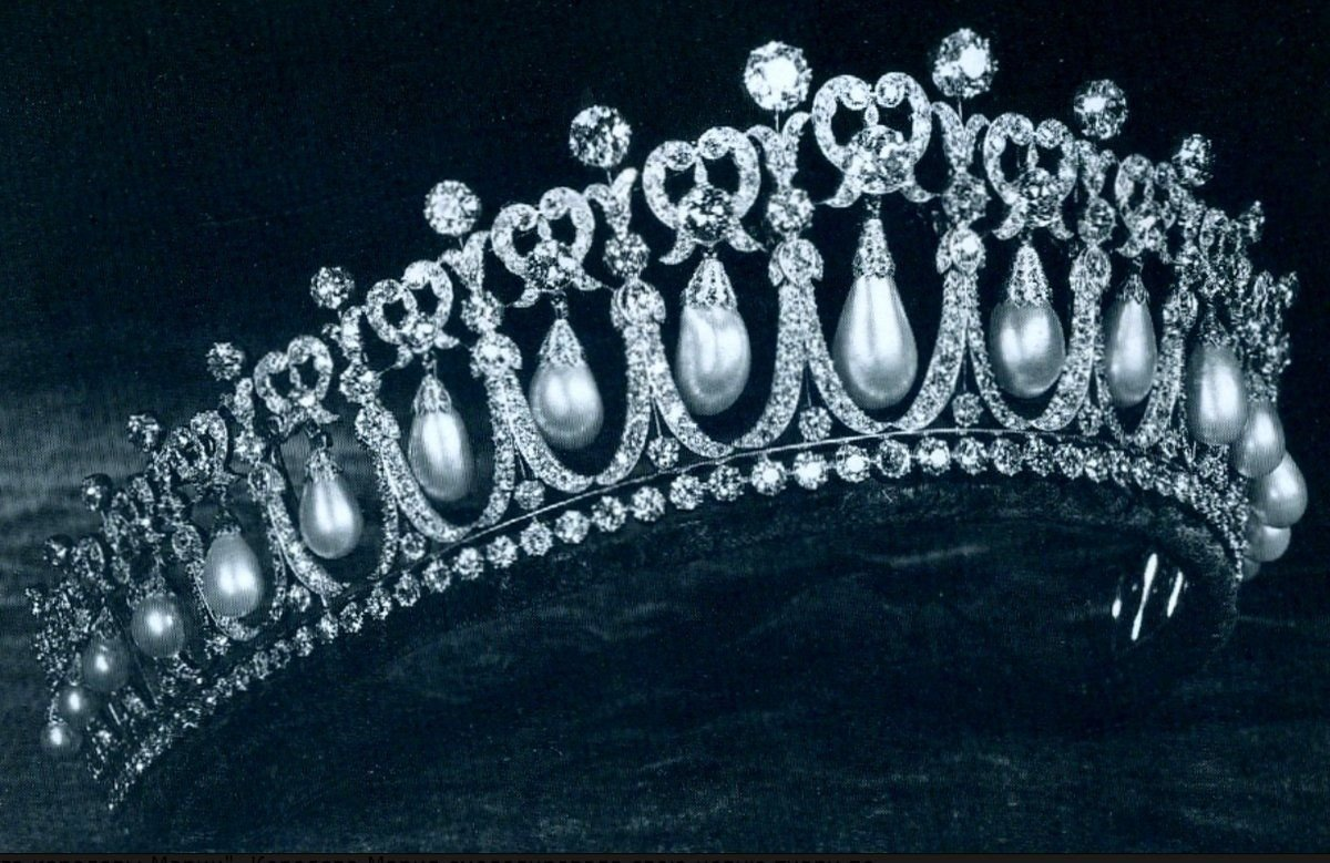 Тиара «Узелки любви» 