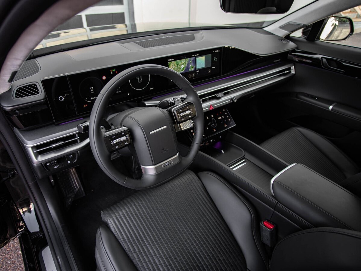 Киа Рио и Солярис в Корее никому не нужны. Показываю на чем ездят сами ...