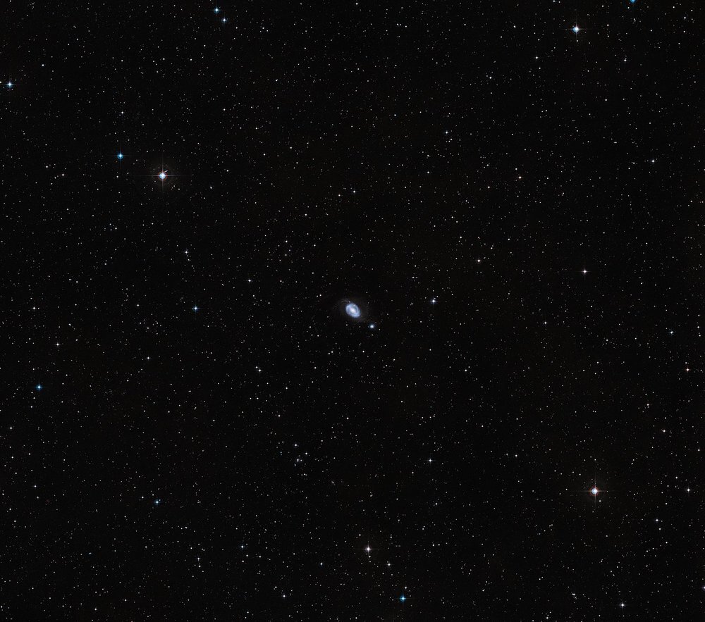 NGC 1512 и NGC 1510 и их окружение