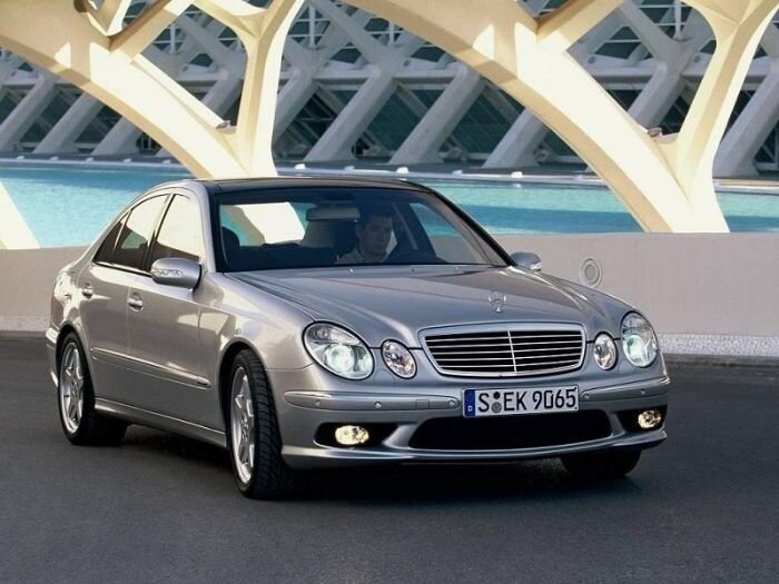 
Роскошный Mercedes E-Class (W211) был несколько раз модернизирован.
