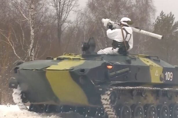 Это не первый раз, когда Путин размял свои военные мышцы (изображение: российские военные)