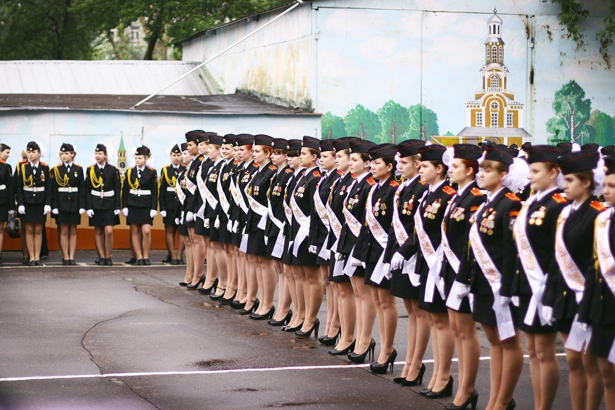 Школа женского. Кадетская школа для девочек в Москве. Женская кадетская школа в Москве. Катецкая школа для девочек. Кадетский корпус для девочек.