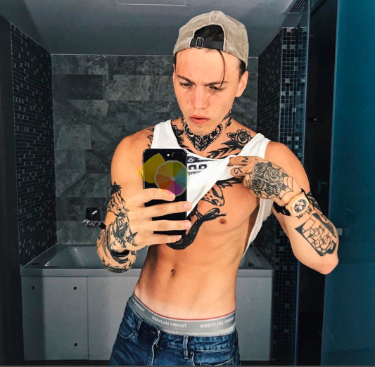 Асхаб Тамаев ниже.