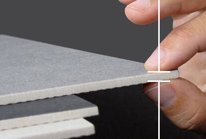 *При укладке важно помнить о том, что из-за большого размера плитки часто приходится подрезать те или иные области тонкого керамогранита. Наиболее подходящим способом раскроя данной продукции является резка гидроаброзивным способом, которая позволяет избежать лопания и сколов на столь дорогом отделочном материале. Стоит учитывать, что испорченная часть чаще всего делает всю плиту непригодной для использования. Что касается стоимости, то диапазон цен довольно сильно колеблется в зависимости от размера, толщины и страны производителя. Ну и конечно зависит от сложности рисунка поверхности. Существуют модели, начинающиеся в рознице от 3000 рублей за квадратный метр, в основном это касается отечественных вариантов плит большого размера. В то же время цены на более изысканные импортные коллекции могут доходить до 10 тысяч рублей, и более, за 1 квадрантный метр. 