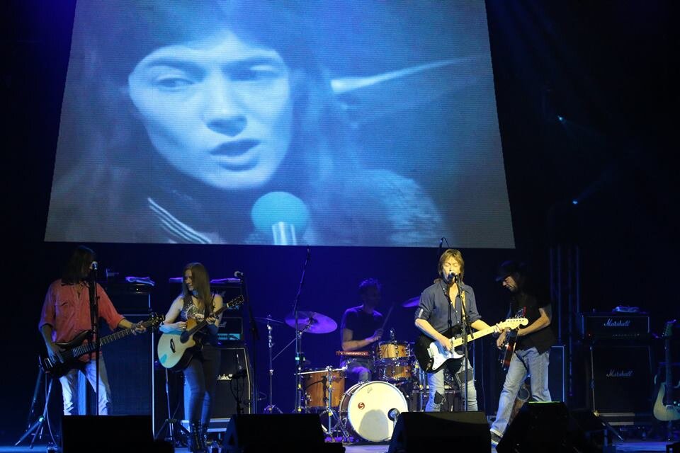 Фото: https://web.facebook.com/chrisnormanofficial/