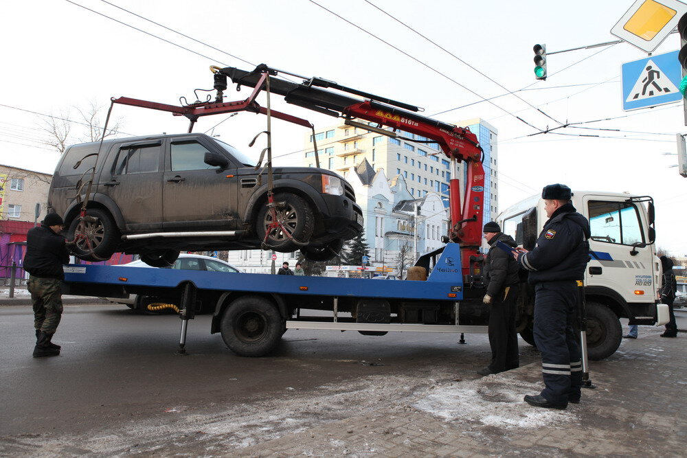В центре Петербурга за ночь эвакуировали 644 автомобиля