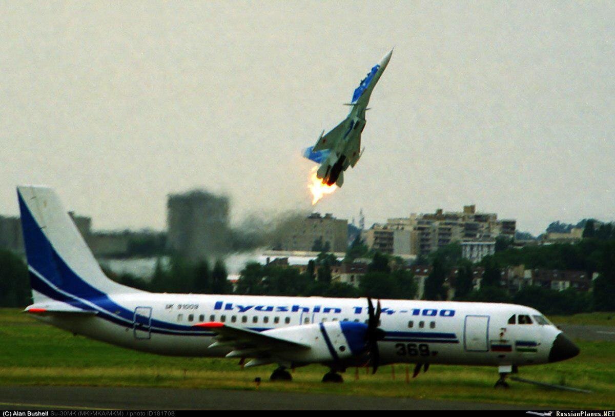 UK-91009 - на авиасалоне Paris Air Show, Ле-Бурже, 1999 год. Фото - Alan Bushell, Russianplanes