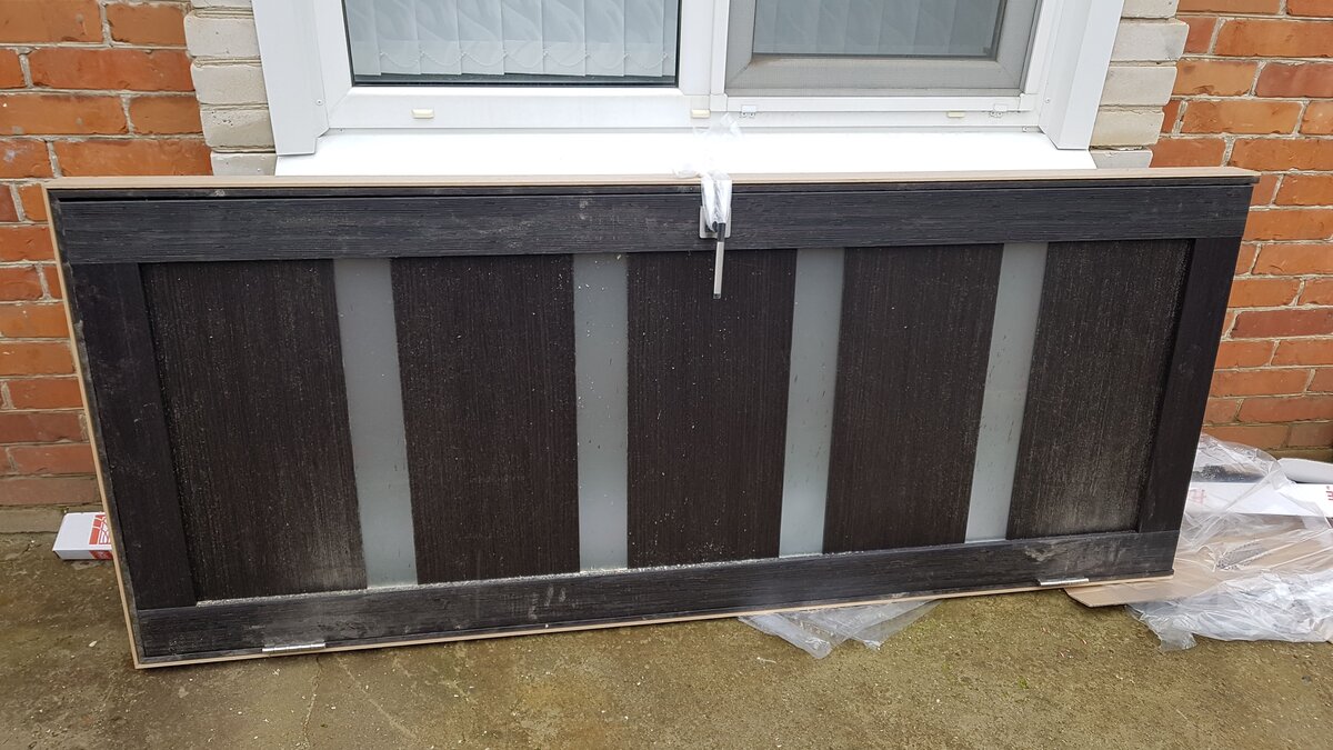 Собранная и готовая к установке межкомнатная дверь