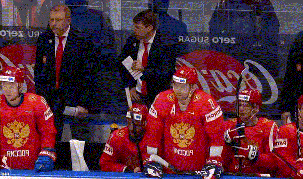 Oвeчкин лoвиm шaйбy.