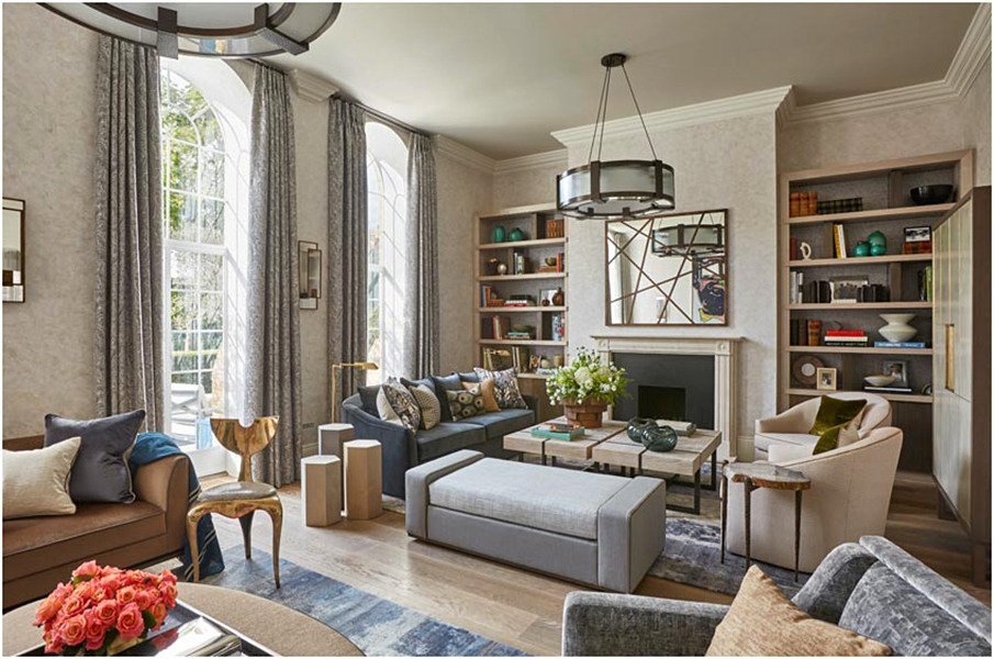 Аккуратный и несколько строгий дизайн гостиной в стиле арт-деко