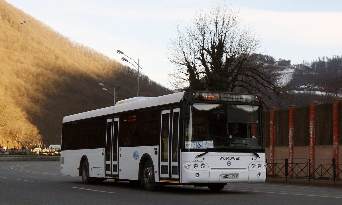 Остановки автобуса 552. Электробус в Сочи. 552 Автобус Сочи. 550 552 Автобус Сочи. Автобус 552 Сочи внутри.