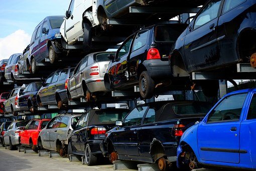 https://cdn.pixabay.com/photo/2016/07/06/20/19/junkyard-1501245__340.jpg