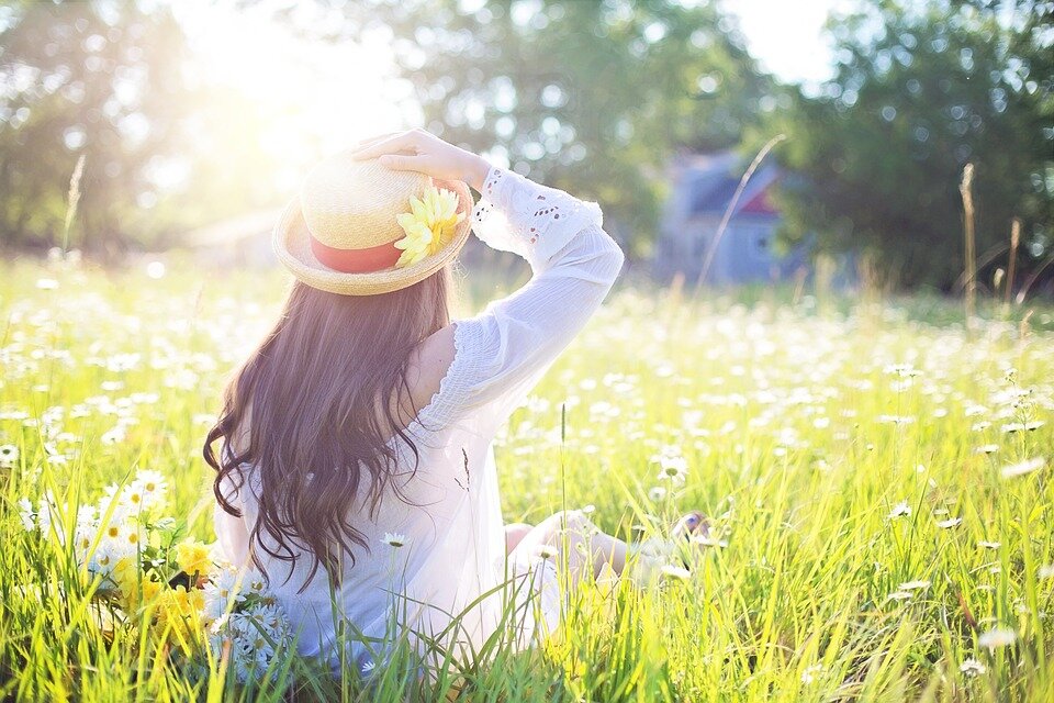 https://pixabay.com/ru/photos/%D0%BA%D1%80%D0%B0%D1%81%D0%B8%D0%B2%D0%B0%D1%8F-%D0%B6%D0%B5%D0%BD%D1%89%D0%B8%D0%BD%D0%B0-%D0%BC%D0%BE%D0%BB%D0%BE%D0%B4%D0%BE%D0%B9-%D0%B6%D0%B5%D0%BD%D1%89%D0%B8%D0%BD%D1%8B-1509956/
