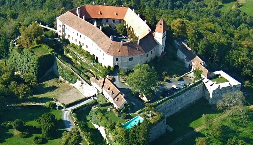 Замок Бернштайн