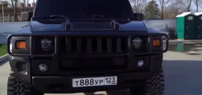 Лиса Рулит. Hummer H2