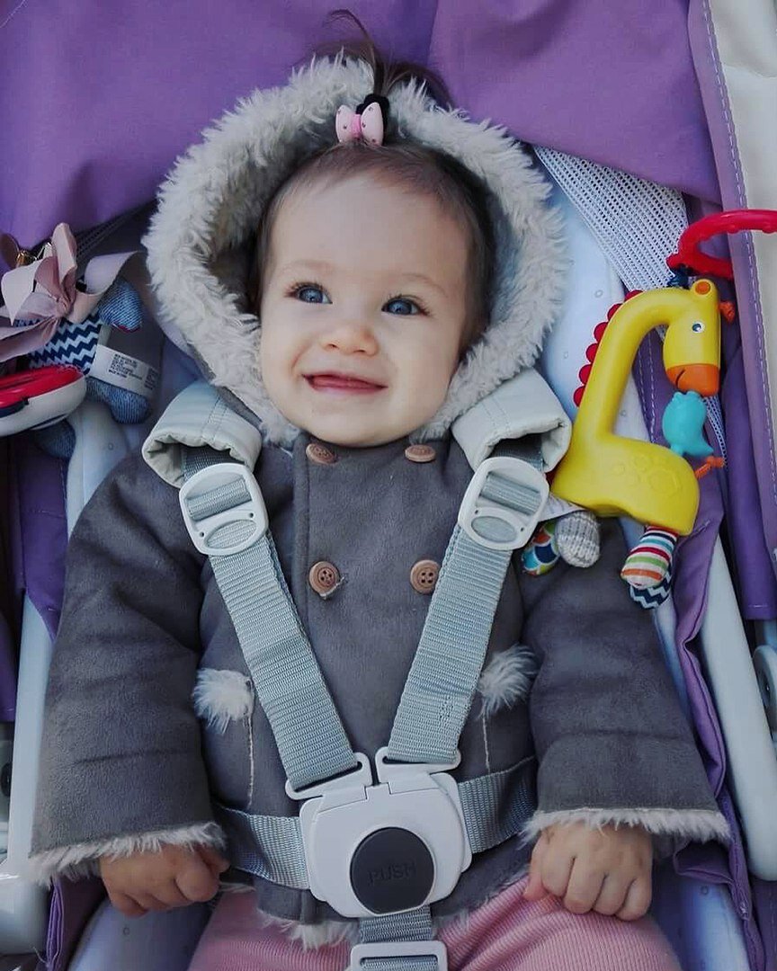 Обожаемая внучка моей подруги. Ей можно все!