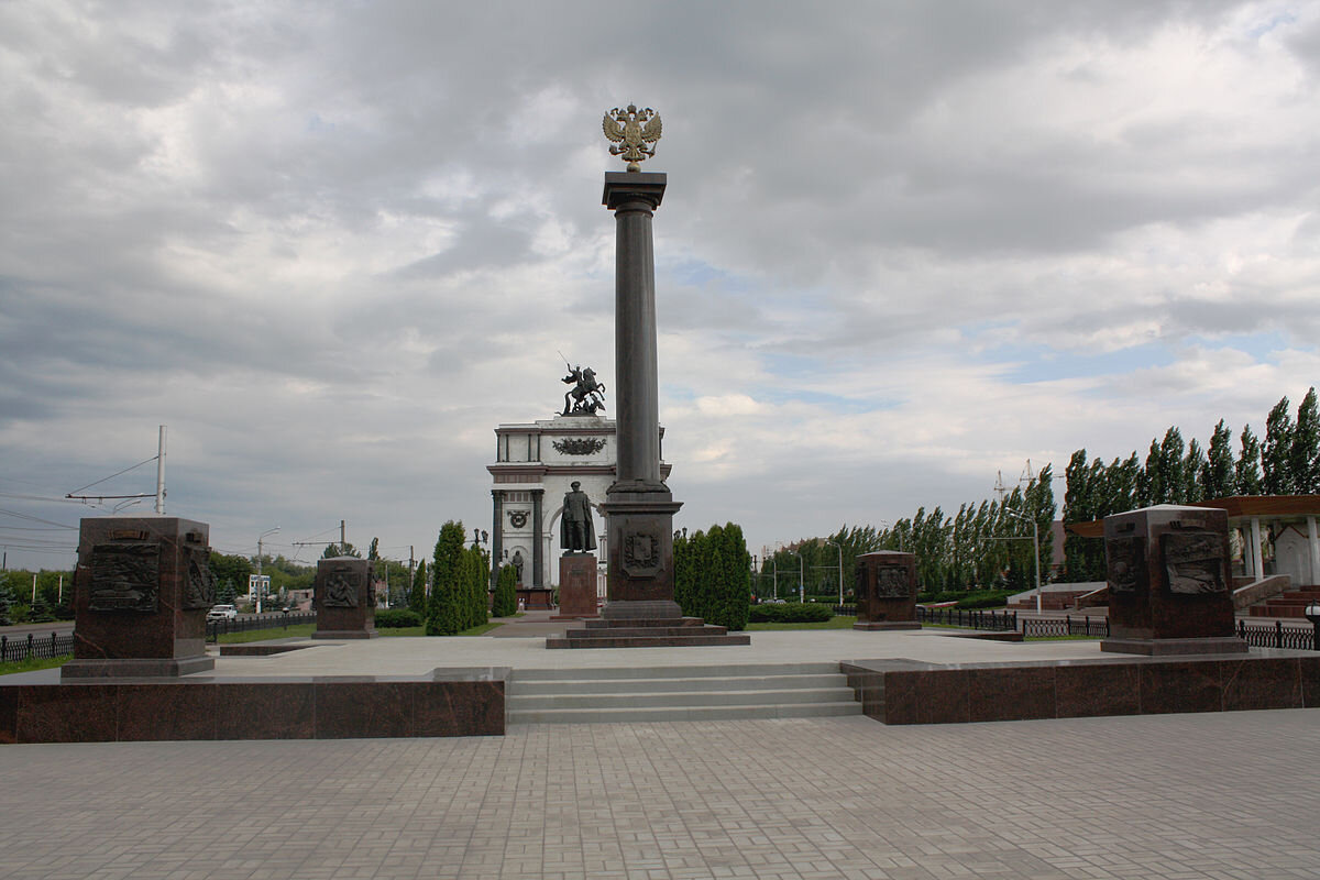 СТЕЛА ВОИНСКОЙ СЛАВЫ Стела «Город Курск — город воинской славы» установлена 22 апреля 2010 года.